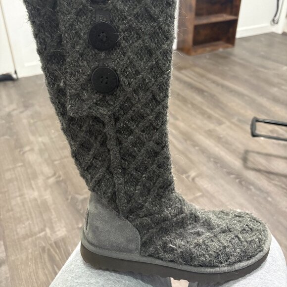 UGG sweater boots - Picture 1 of 3